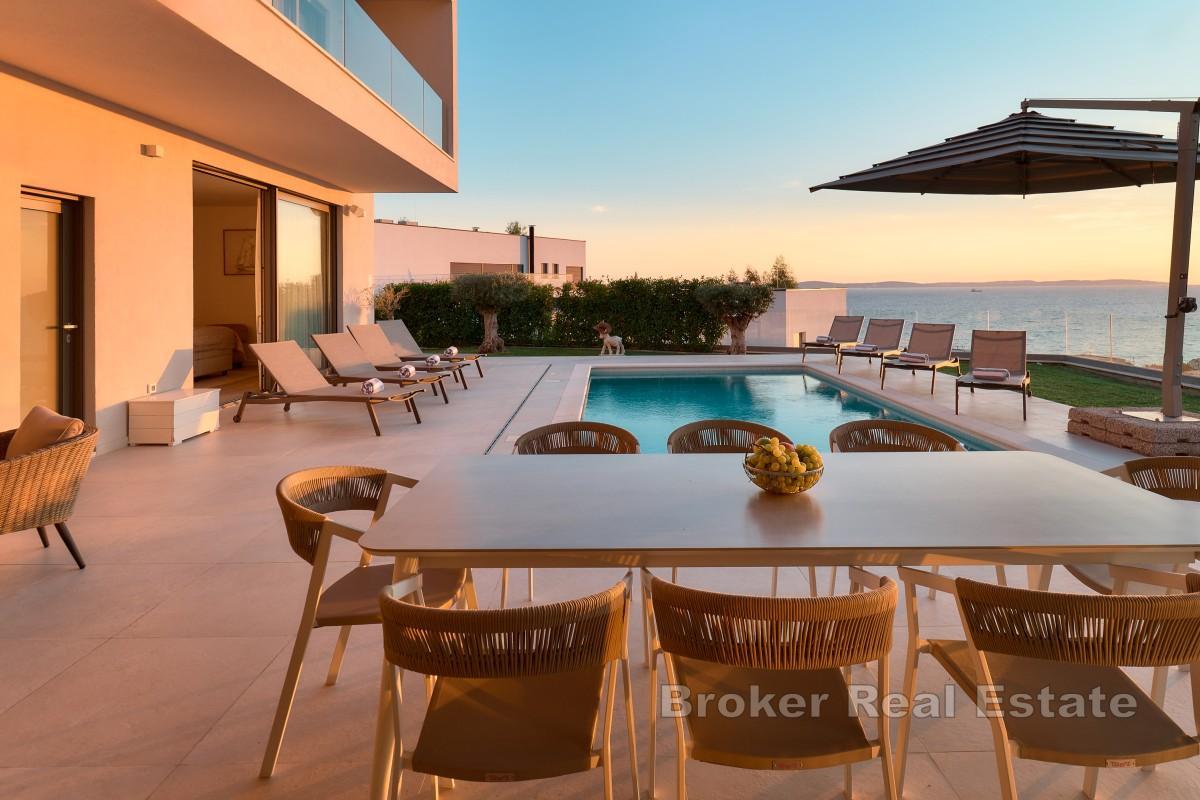 Luxusvilla mit Meerblick