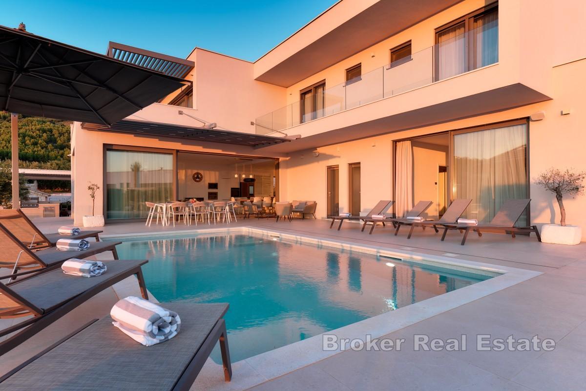 Luxusvilla mit Meerblick