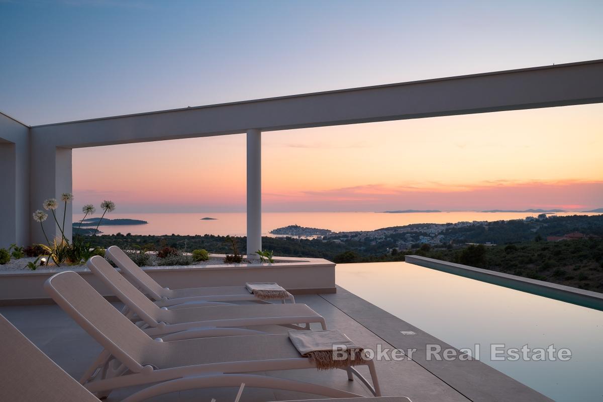 Moderne Villa mit Meerblick