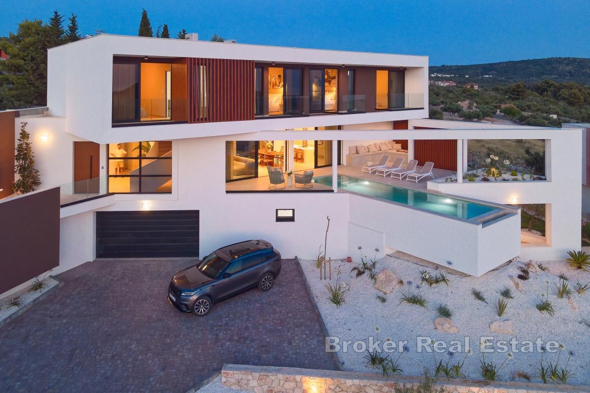 Moderne Villa mit Meerblick