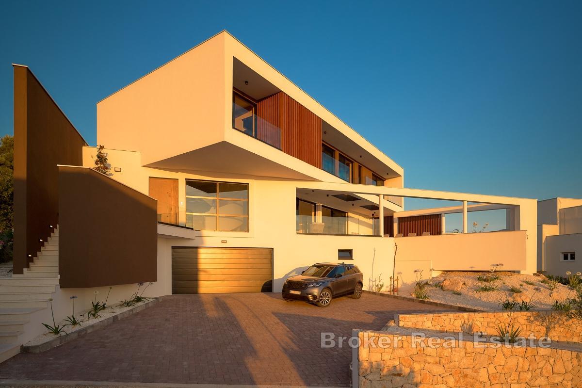 Moderne Villa mit Meerblick