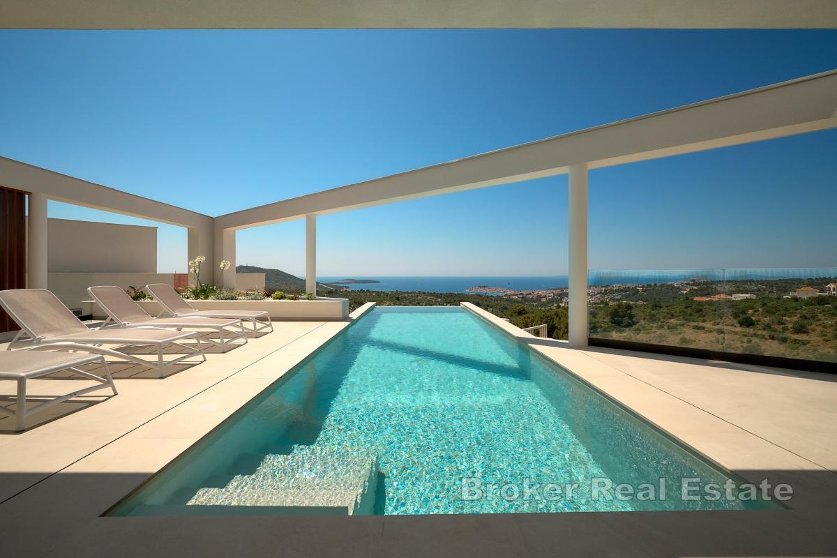 Moderne Villa mit Meerblick