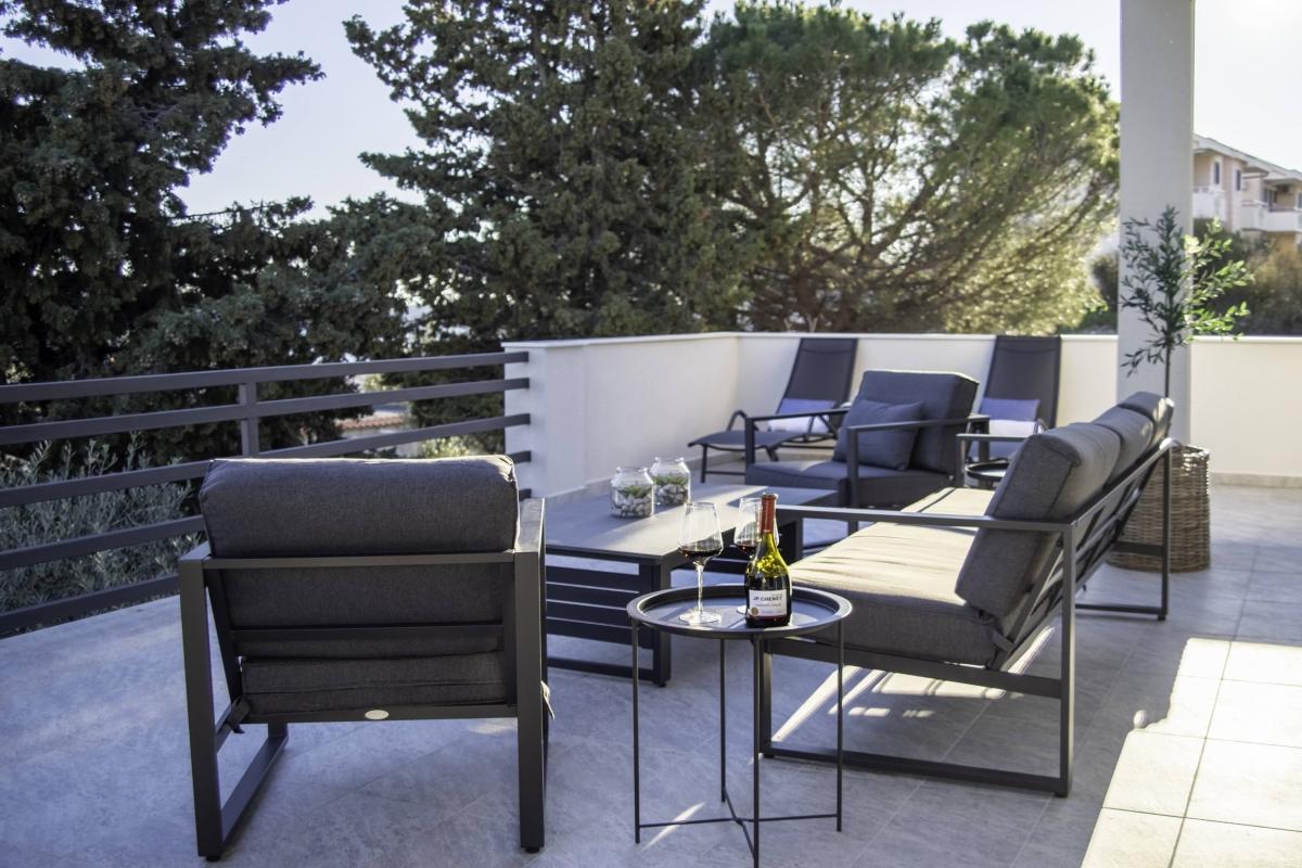 Appartamento con terrazza e vista mare