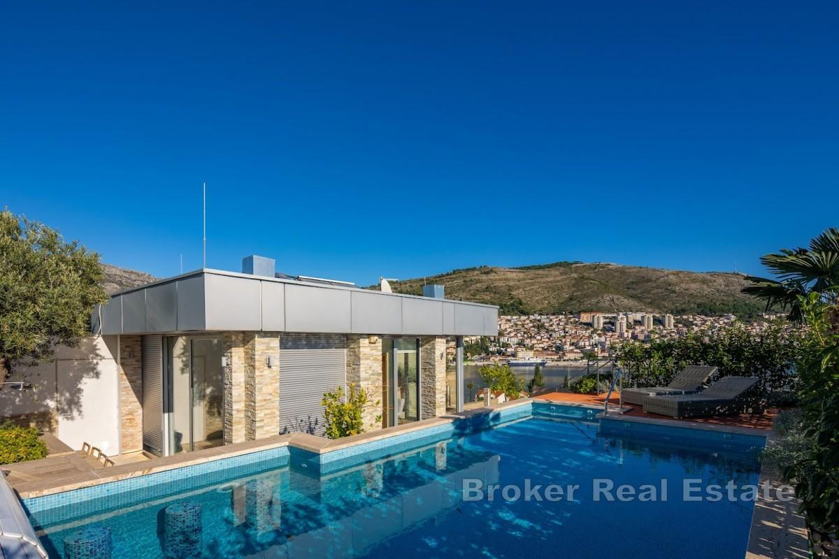 Luxuriöses Duplex-Penthouse mit Pool