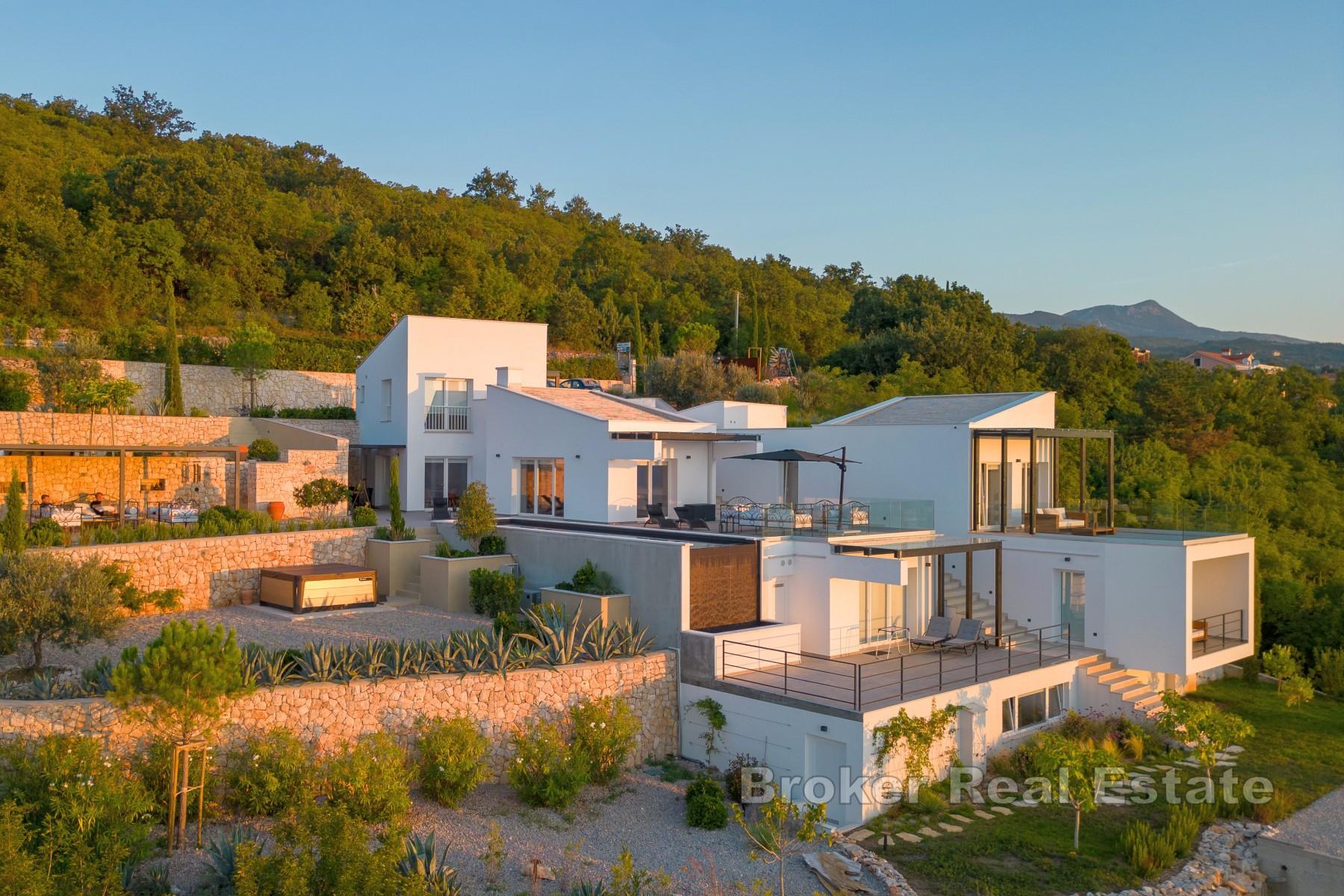 Modern villa med havsutsikt nära Opatija med infinitypool och premiumbekvämligheter