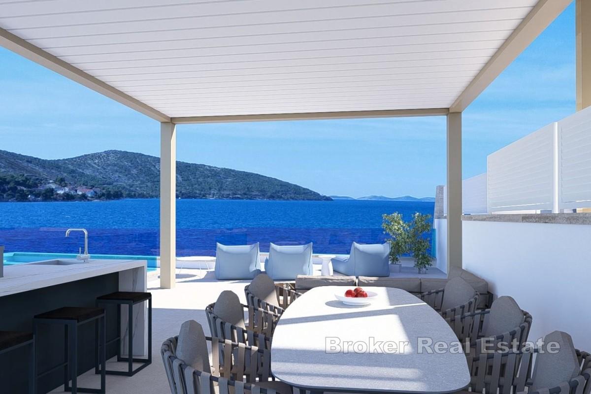 Appartamento di lusso con piscina e vista mare