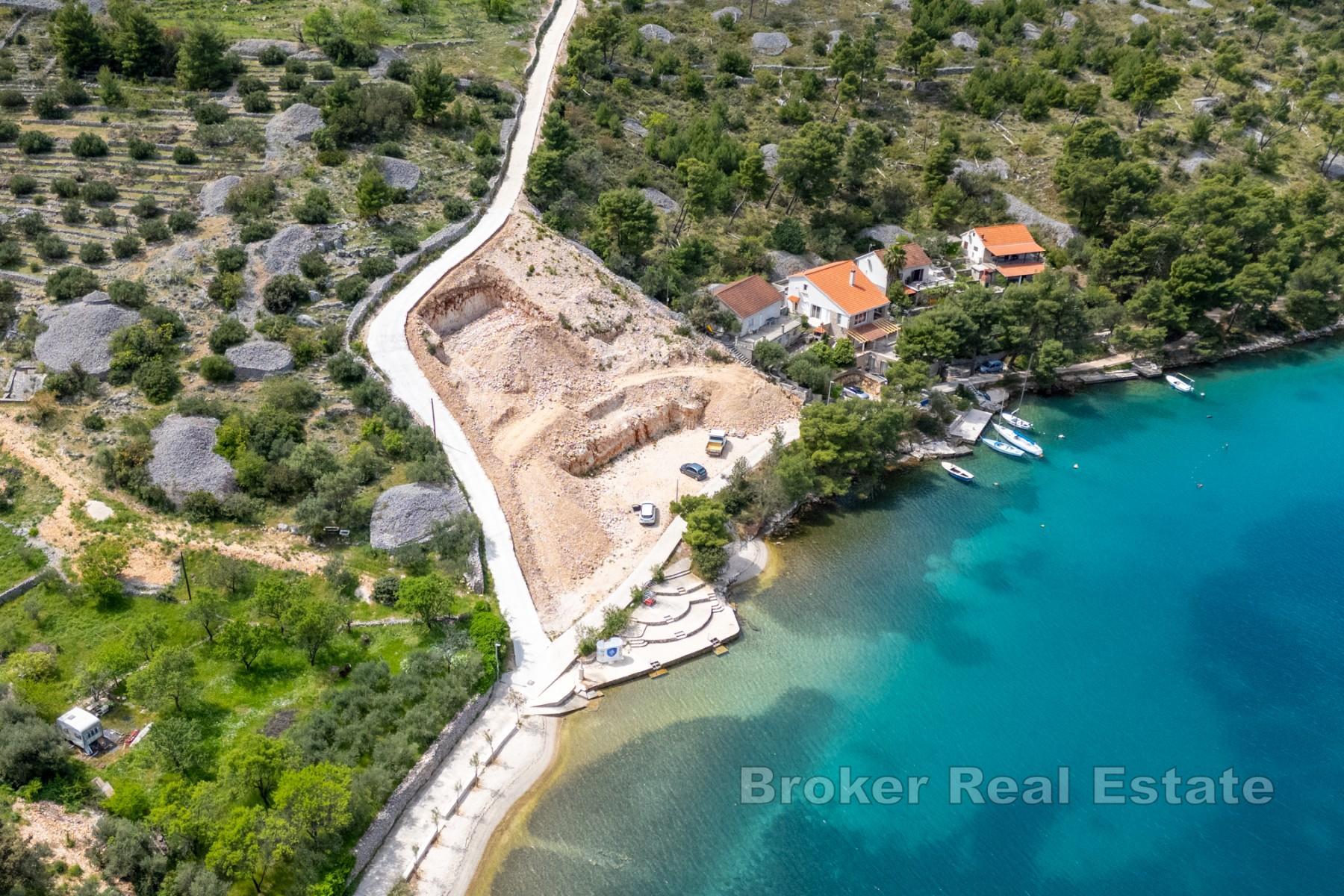 Terreno edificabile in prima fila sul mare