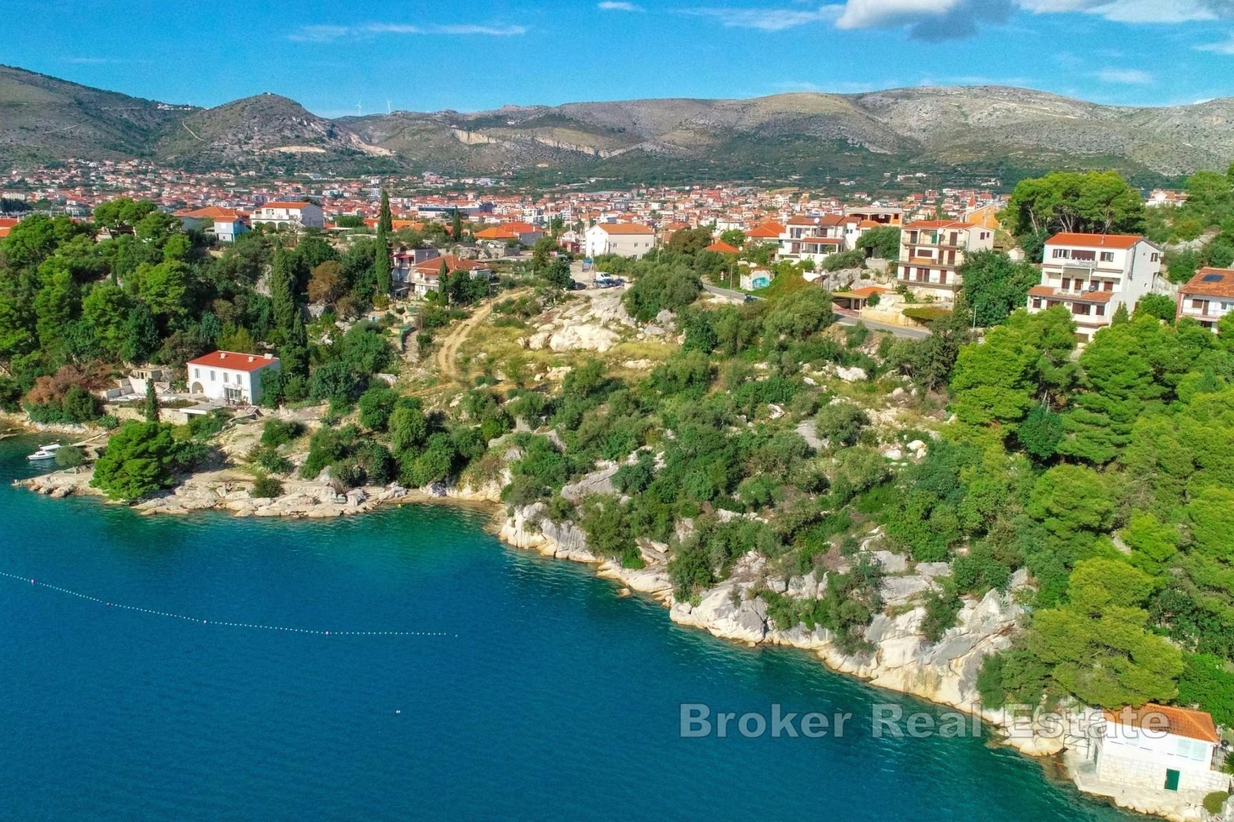 Terrain constructible attractif en première ligne de mer