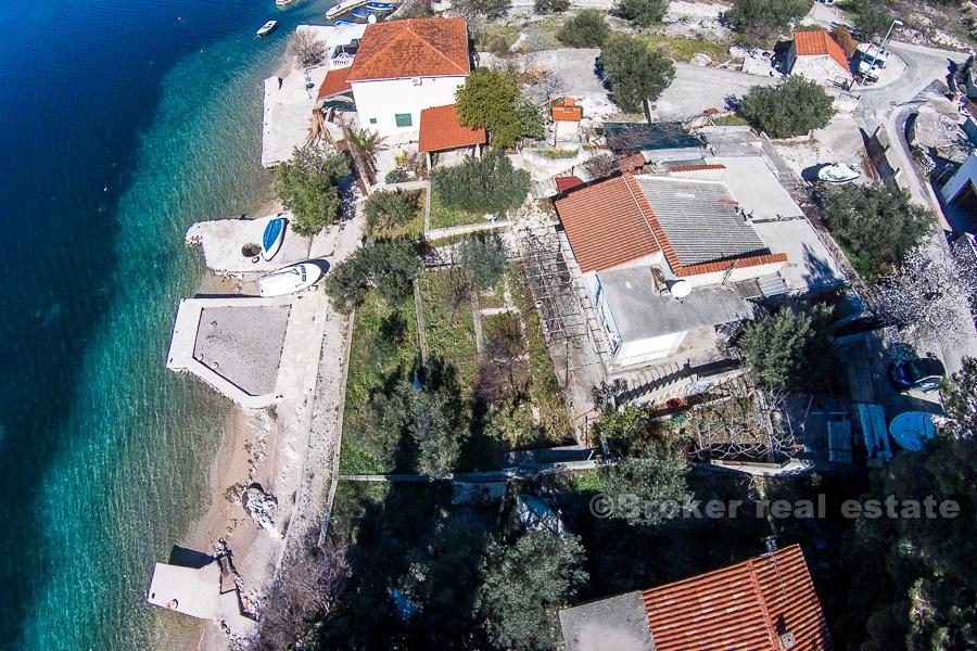 Maison / villa, emplacement exceptionnel première rangée de la mer