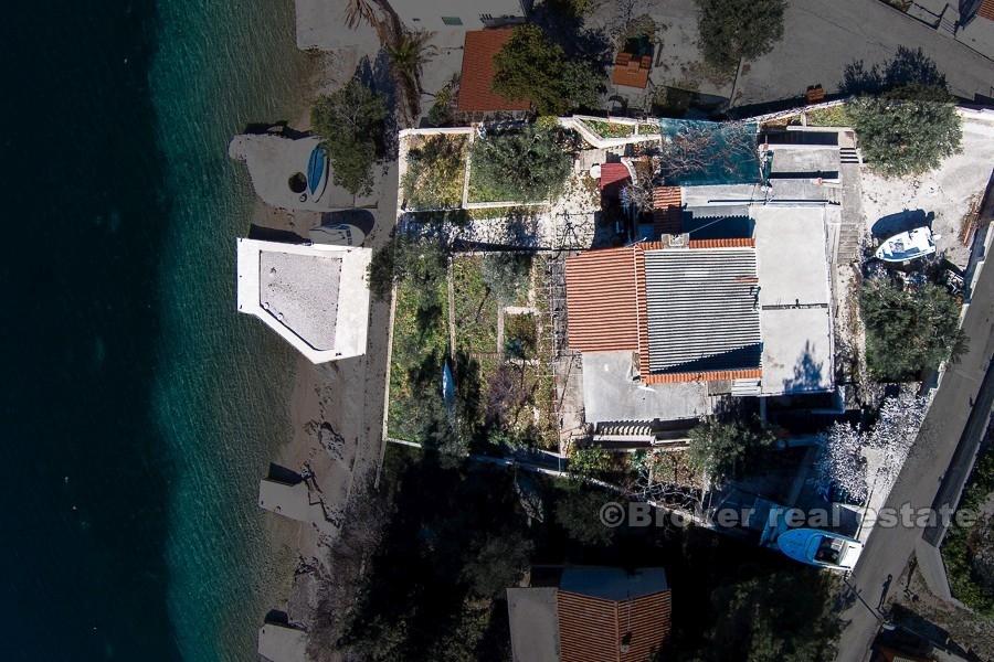 Maison / villa, emplacement exceptionnel première rangée de la mer