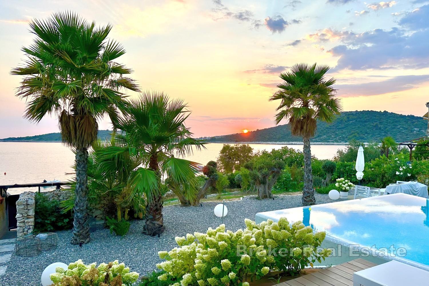 Villa di lusso con piscina, in prima fila sul mare, Riviera di Rogoznica