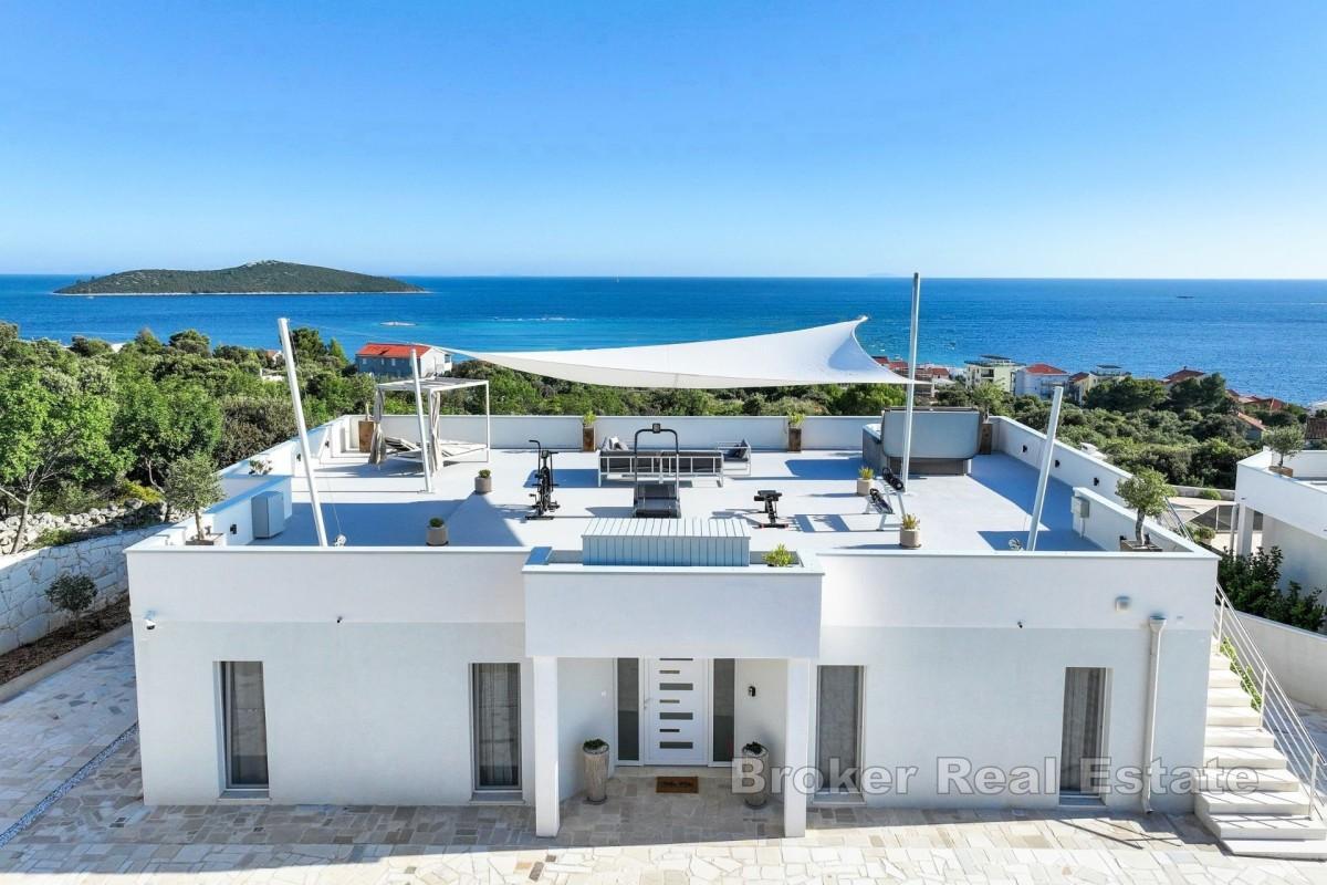 Dvije vile u privatnom mediteranskom okruženju s pogledom na more