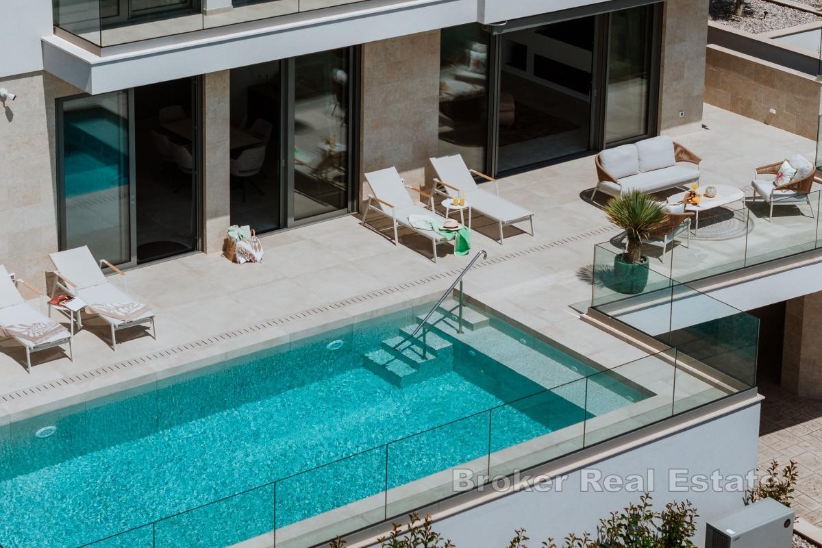 Villa moderna con vista mare