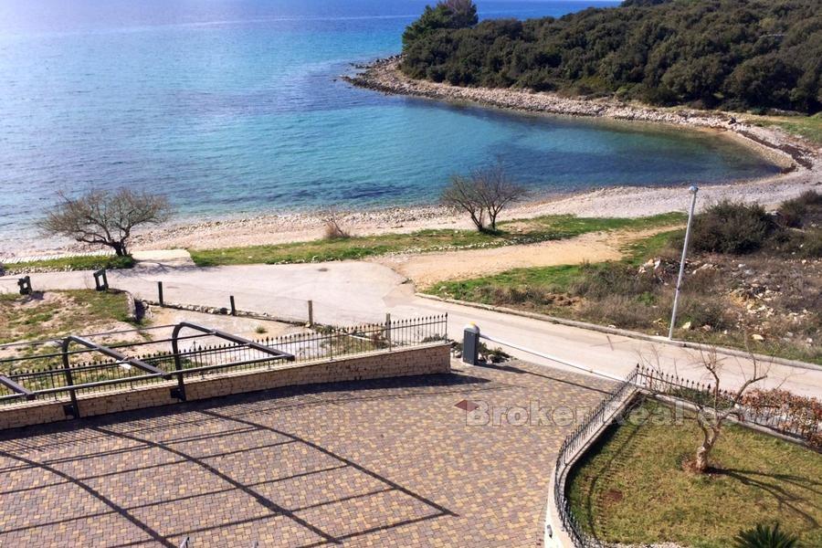 Appartement première rangée à la mer, avec vue mer
