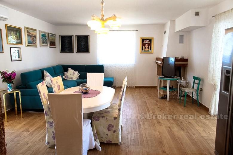 Hus / Villa med panoramautsikt, til salgs