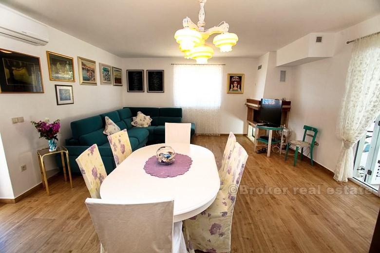 Hus / Villa med panoramautsikt, til salgs