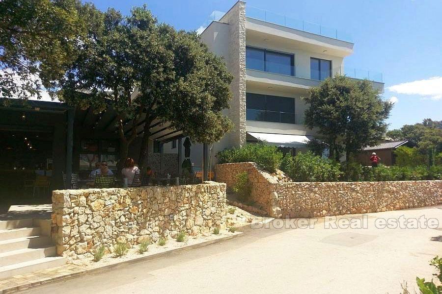 Appartement Penthouse à la deuxième rangée de la mer, à vendre