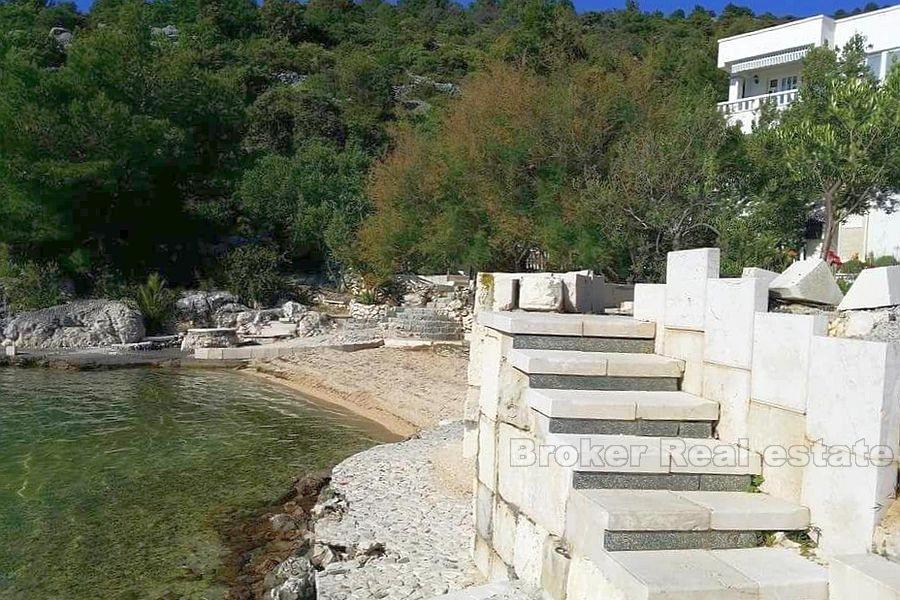 Belle villa dans la première rangée de la mer, à vendre