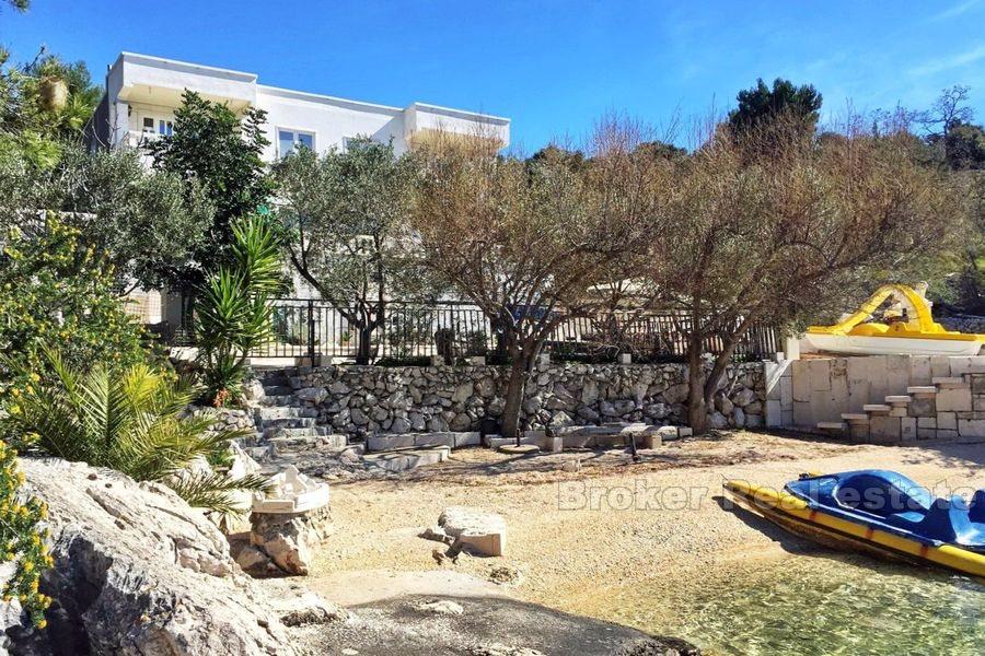 Belle villa dans la première rangée de la mer, à vendre