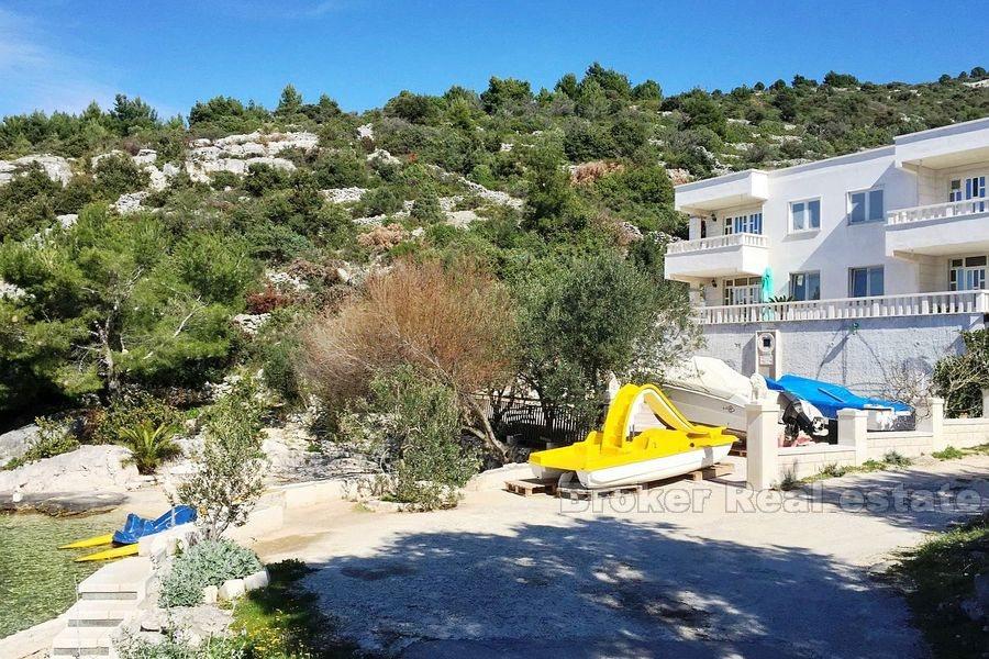 Belle villa dans la première rangée de la mer, à vendre