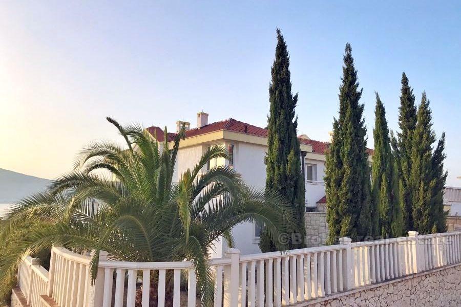 Maison familiale spacieuse à l'île de Ciovo