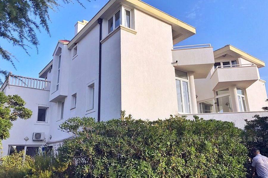 Maison familiale spacieuse à l'île de Ciovo
