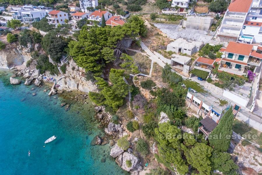 Uferdig bygning i første rad til sjø, til salgs