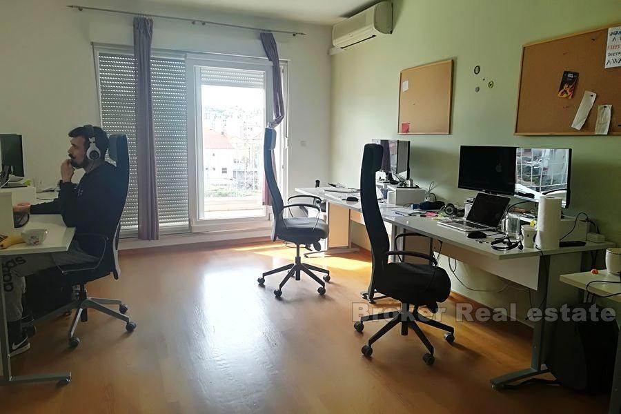 Jednosoban stan (Brda), na prodaju