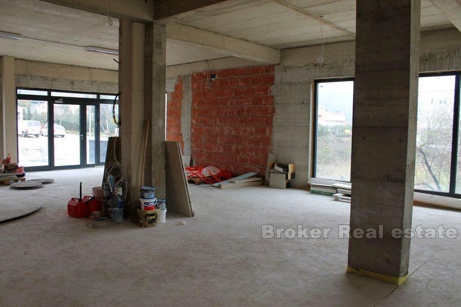 Espace d'affaires nouvellement construit, à louer