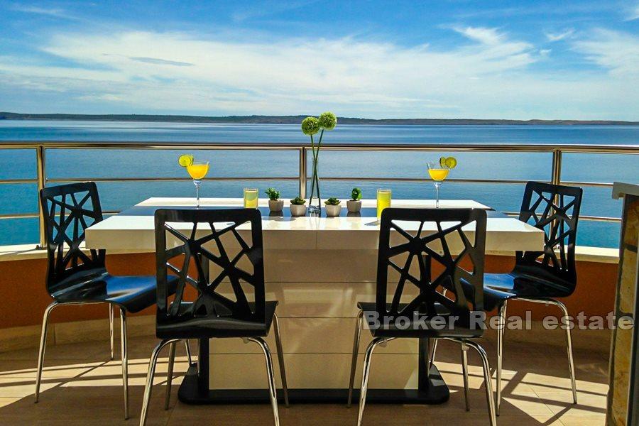 Appartement duplex, première rangée de la mer