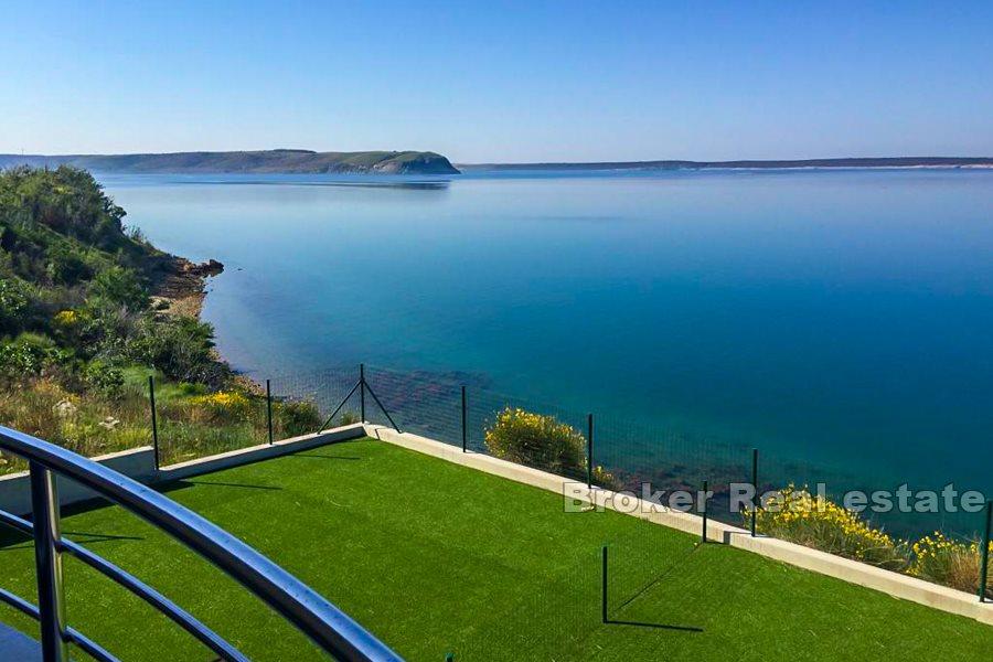 Appartement duplex, première rangée de la mer