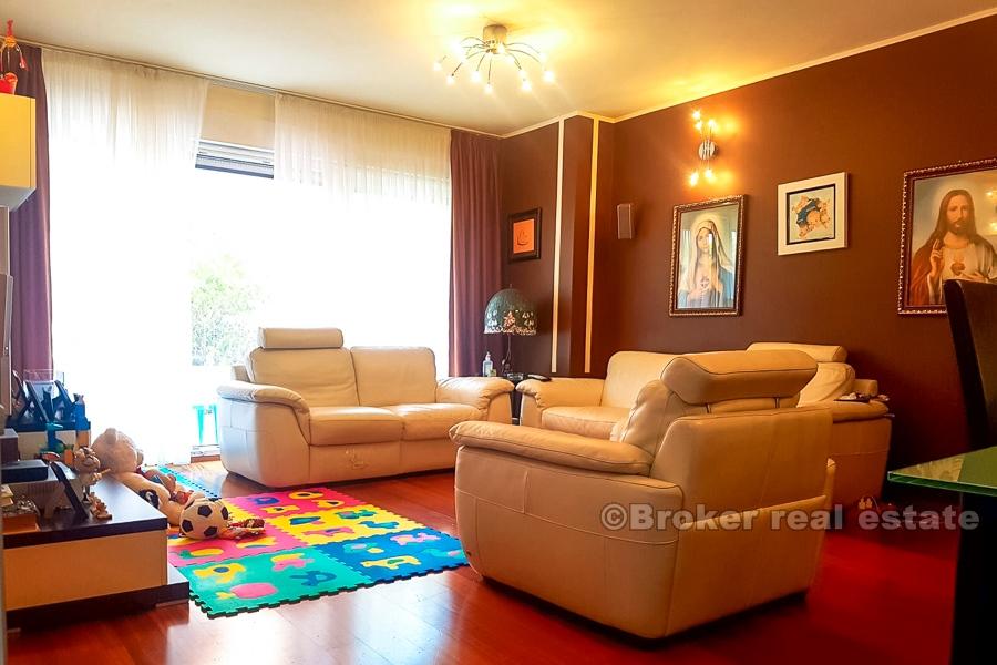 Comfortable three bedroom apartment