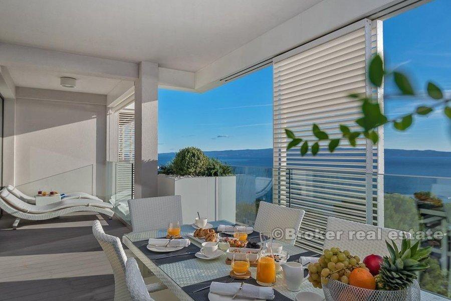 Comfortable, luxurious apartment with open views