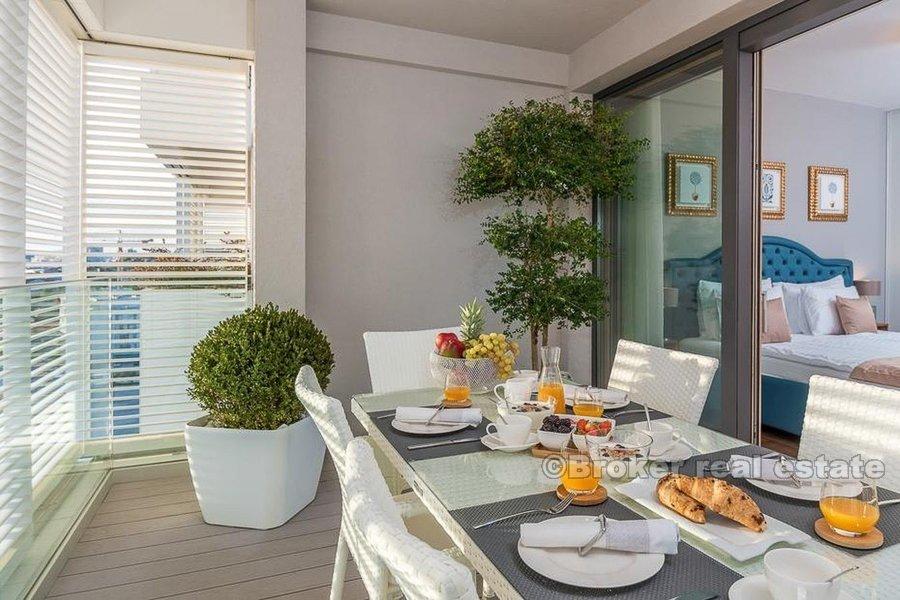 Comfortable, luxurious apartment with open views