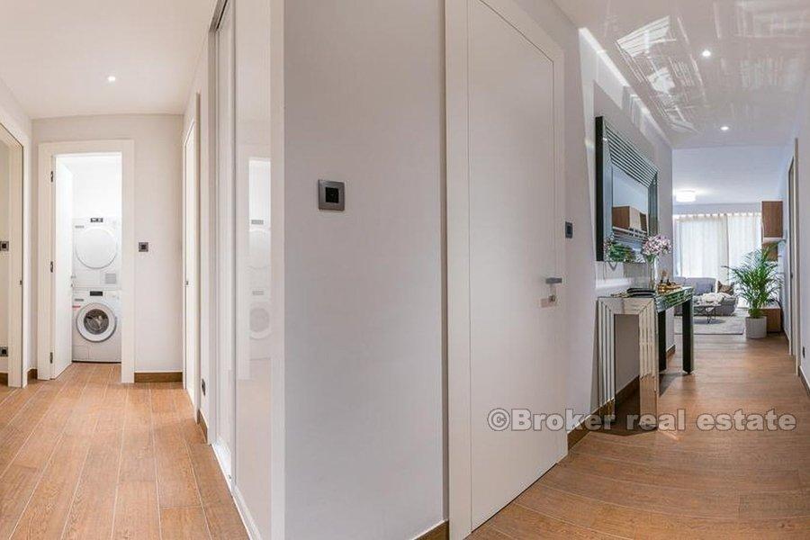 Comfortable, luxurious apartment with open views