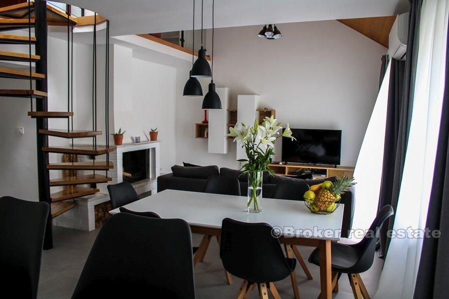 Moderne, fullt møblert leilighet, til leie