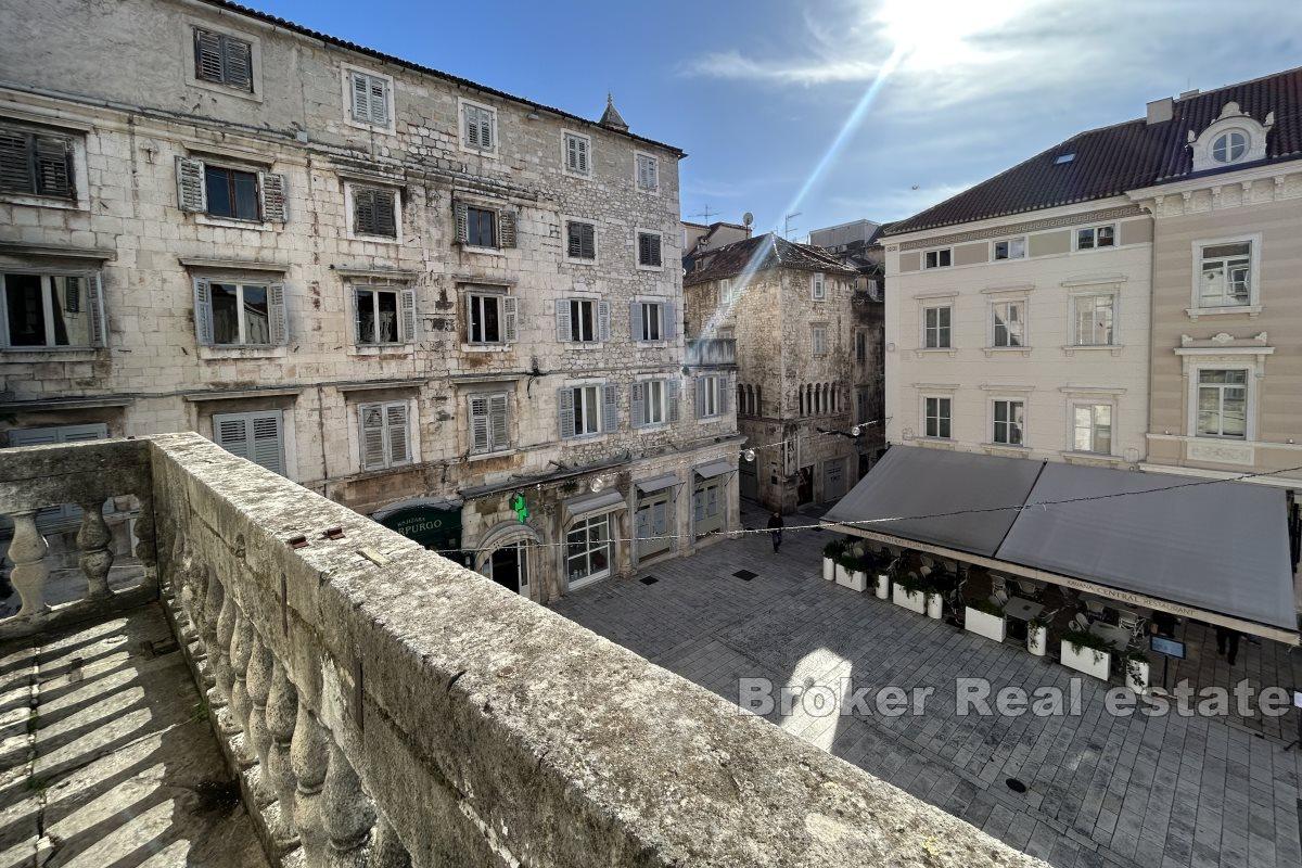 Leilighet i tre etasjer i sentrum av Split, til salgs
