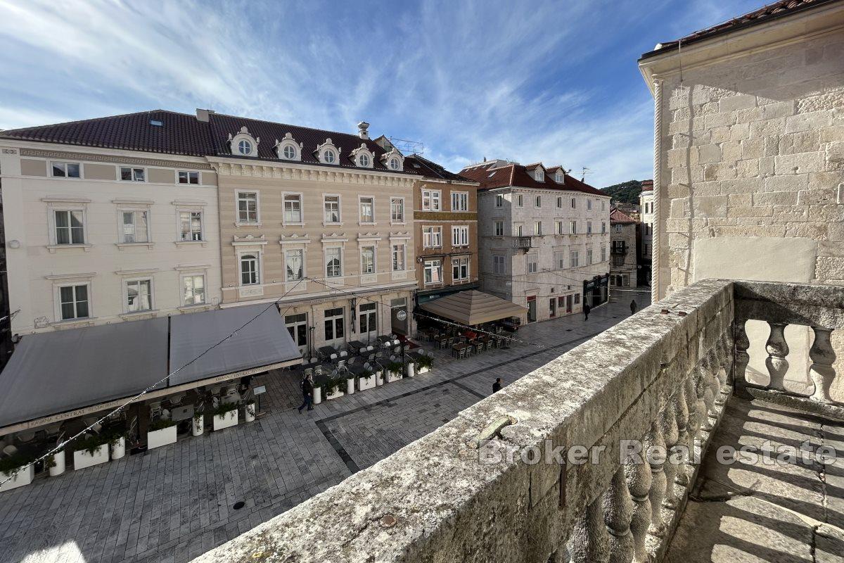 Leilighet i tre etasjer i sentrum av Split, til salgs
