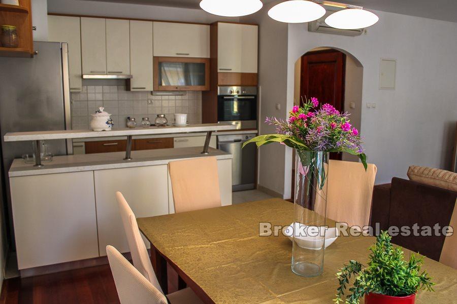 Appartement de trois chambres dans le centre de Split, à louer plus longtemps