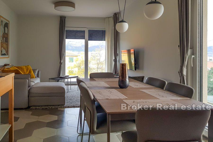 Modern three bedroom apartment in a great location