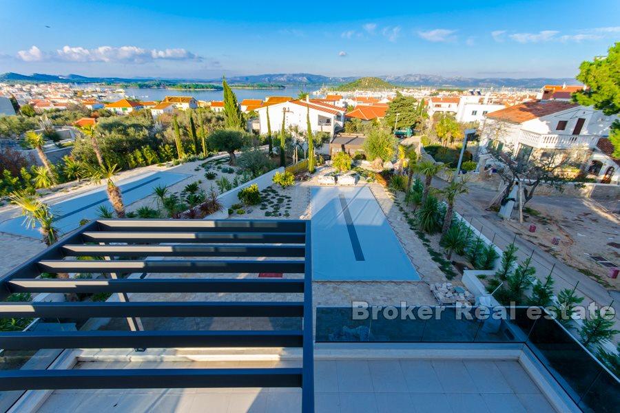 Moderne Villa mit Meerblick