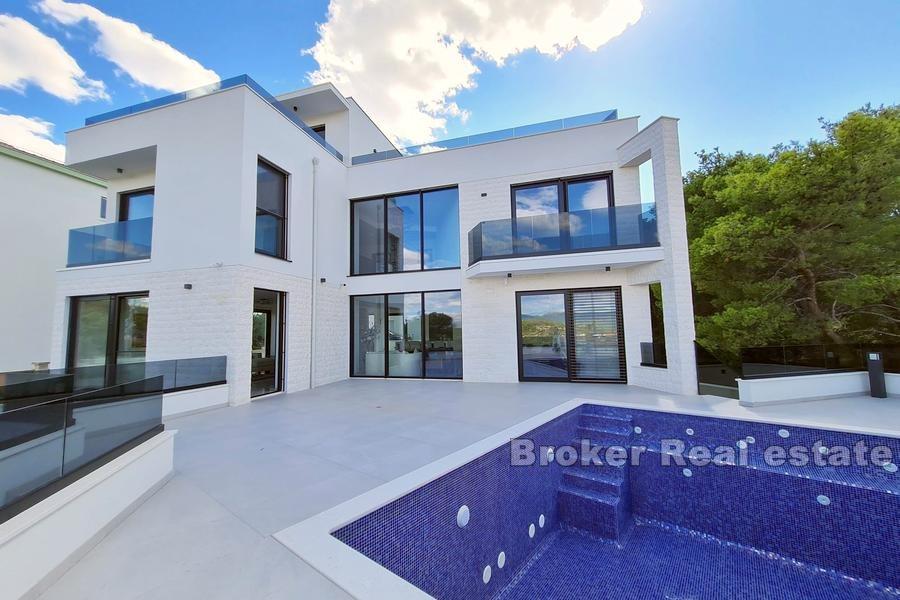 Newly built villa with pool
