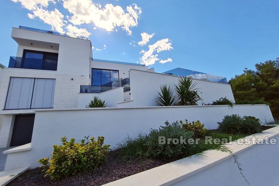 Newly built villa with pool