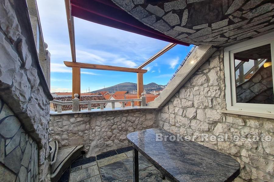 Maison en pierre avec vue mer