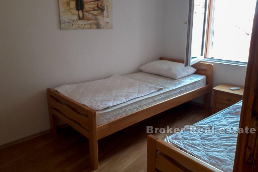 Casa in blocco su due piani