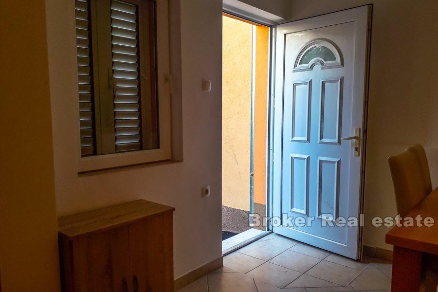 Casa in blocco su due piani