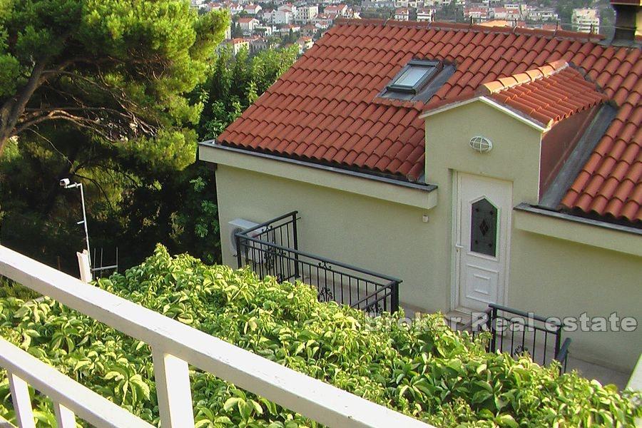 Casa con tre unità abitative