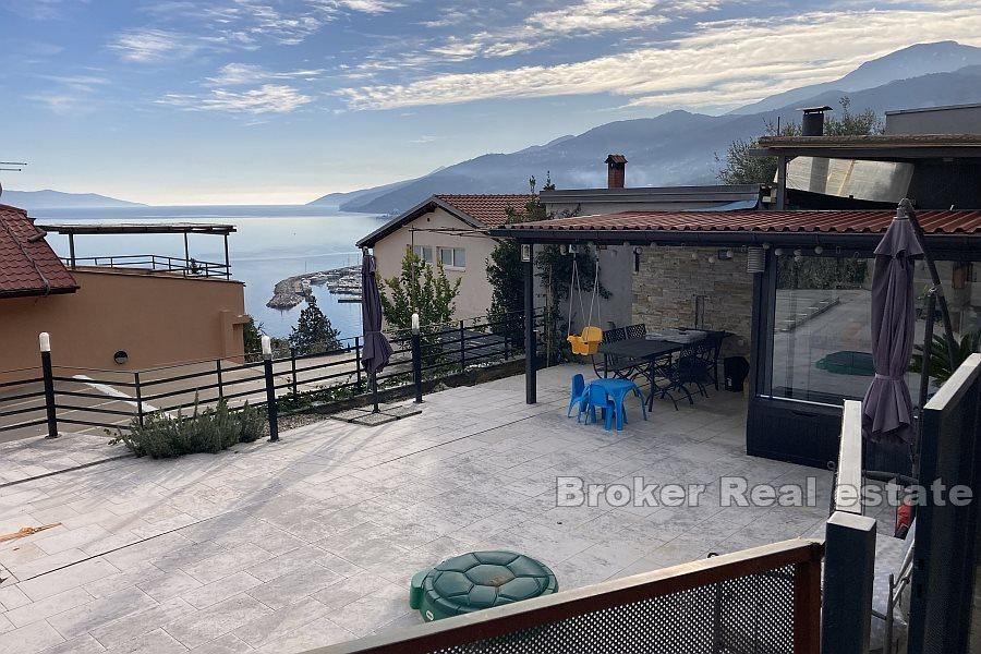 Apartament z basenem blisko morza