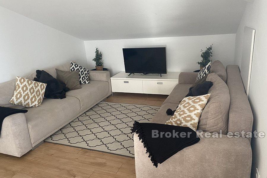Apartament z basenem blisko morza
