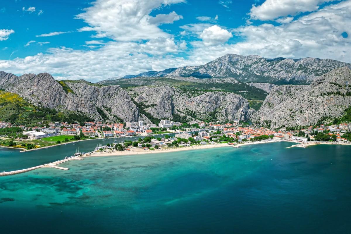 000-2026-116-omis-three-bedroom-apartment-with-parking-for-sale